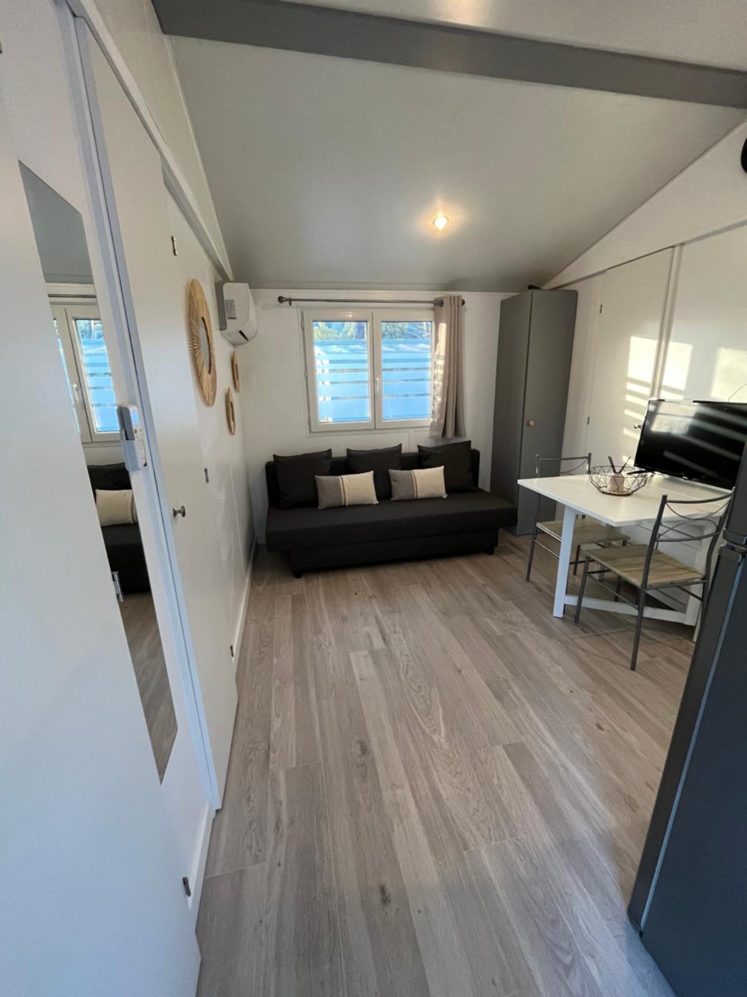 Mobil-Home Camping Oasis Roquebrune-sur-Argens Eksteriør billede